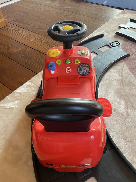 Zygzak McQueen jeździk-pchacz + tor