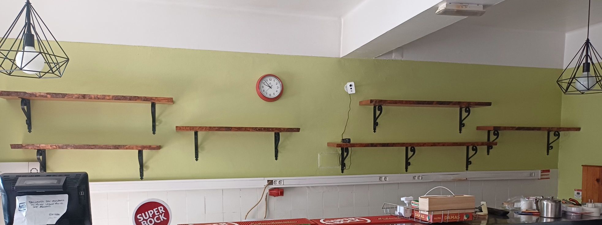Prateleiras Rústicas com suporte. Várias medidas