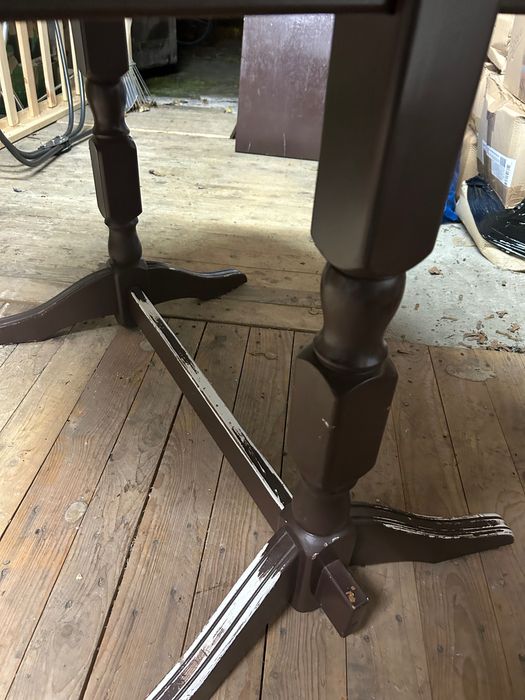 OKAZJA! Stół z 6 krzesłami do renowacji – lite drewno