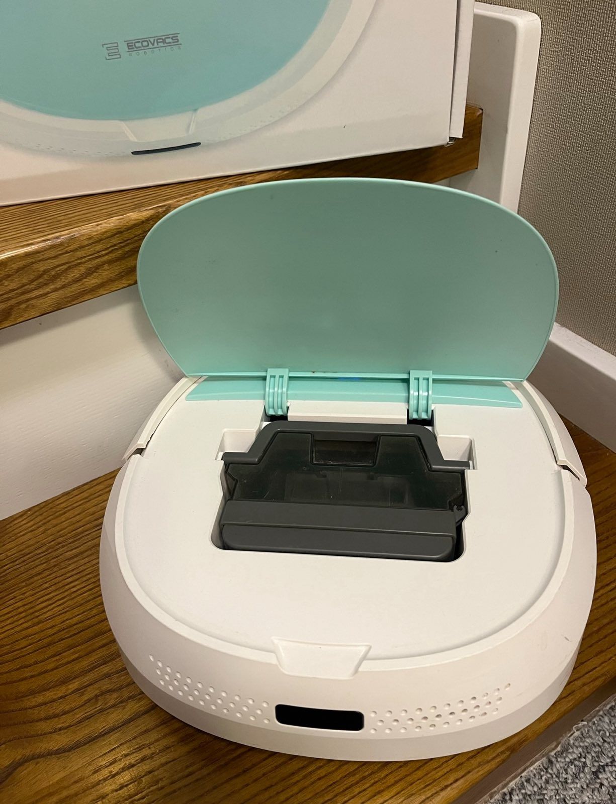Моющий Робот-пылесос ECOVACS DEEBOT mini DK560