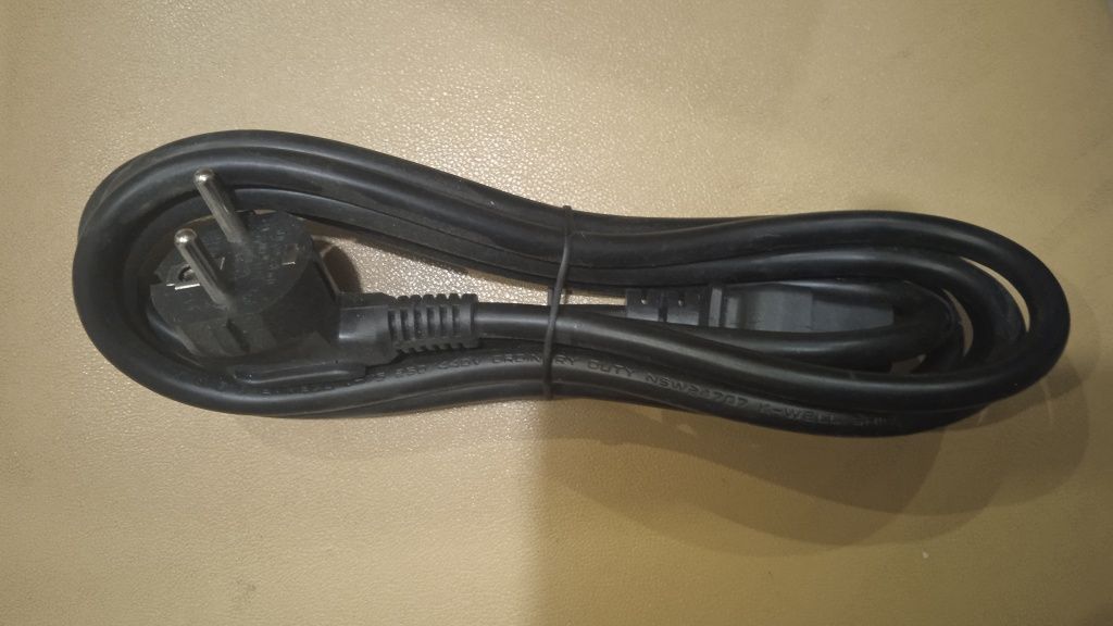 Кабель живлення 3A для UPS  IEC-C13 1.8 м Black Новий