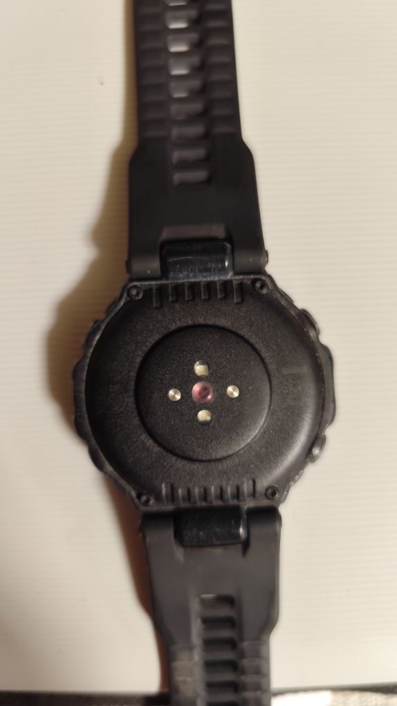 Часы Amazfit t-rex б.у.