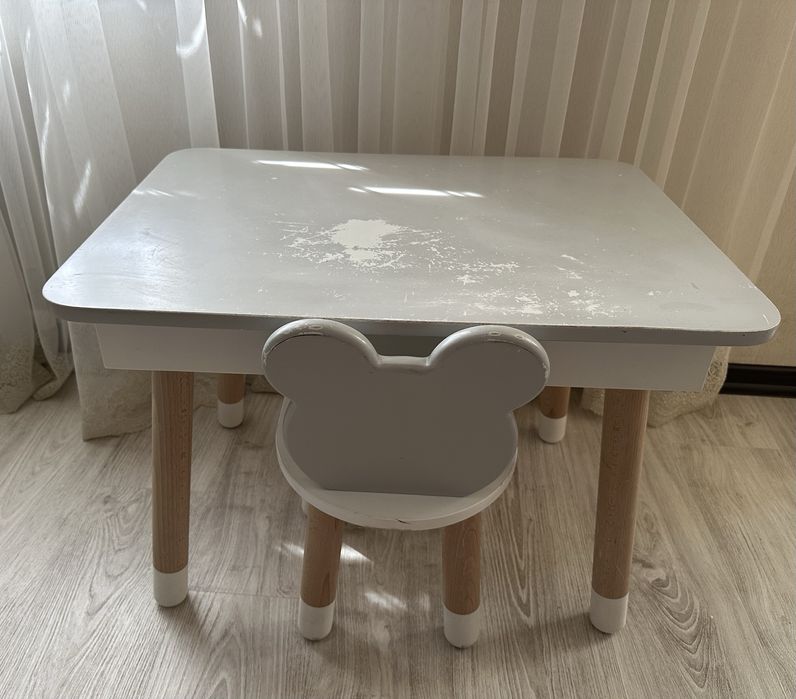 Столик, парта дитяча