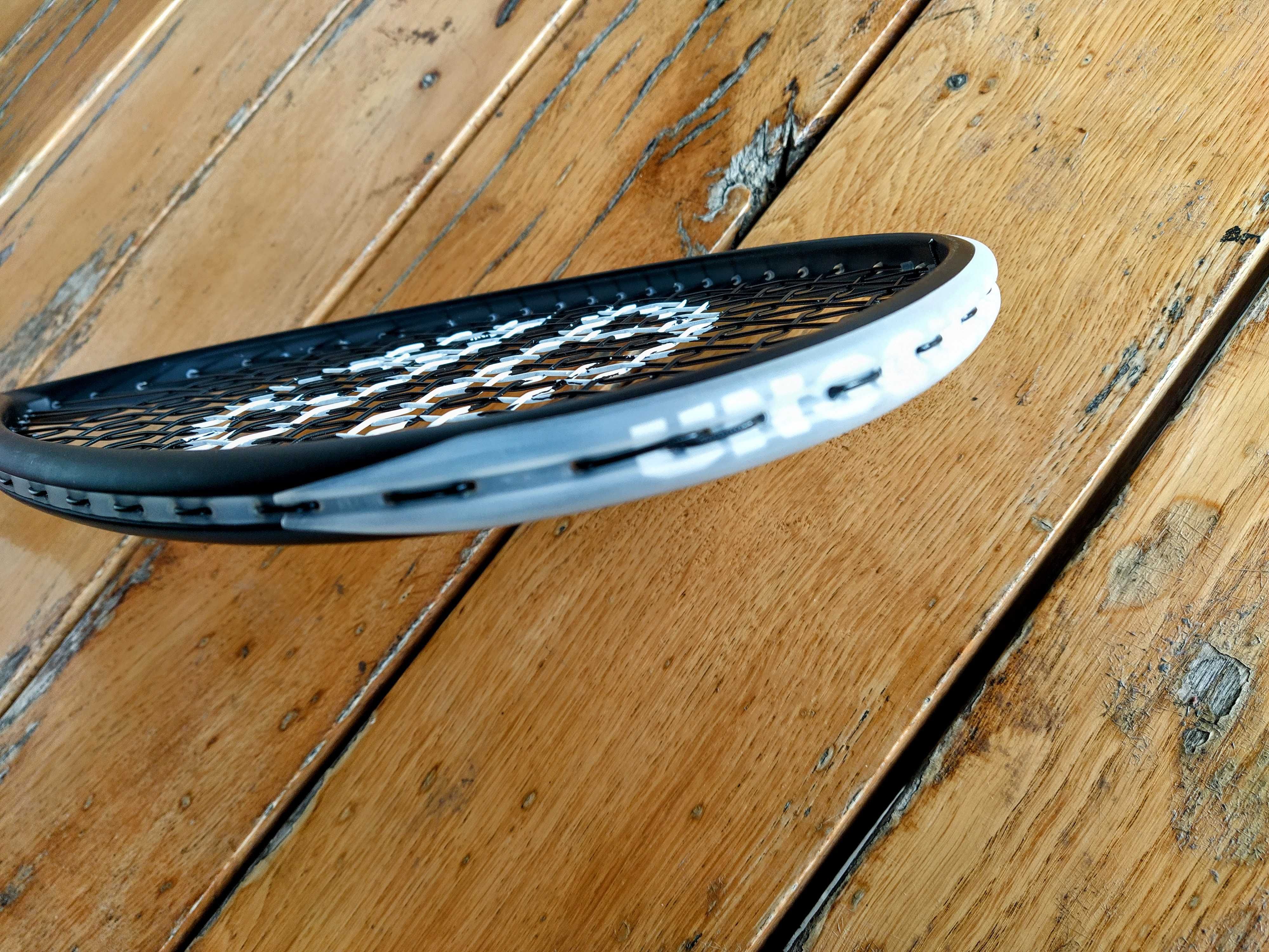 Нова ракетка для сквошу Unsquashable Ultra-Lite 135