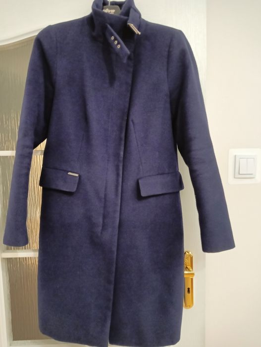 Granatowy płaszcz