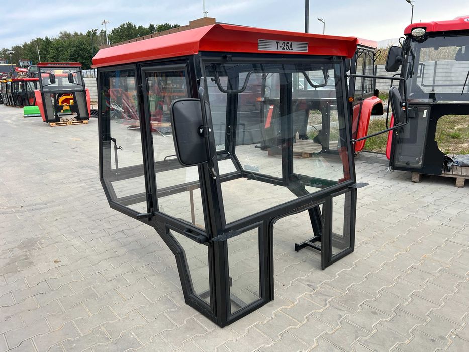 Kabina ciągnikowa Ursus C330 C360 MF235 T25 RUSKI T-25 +wycieraczka