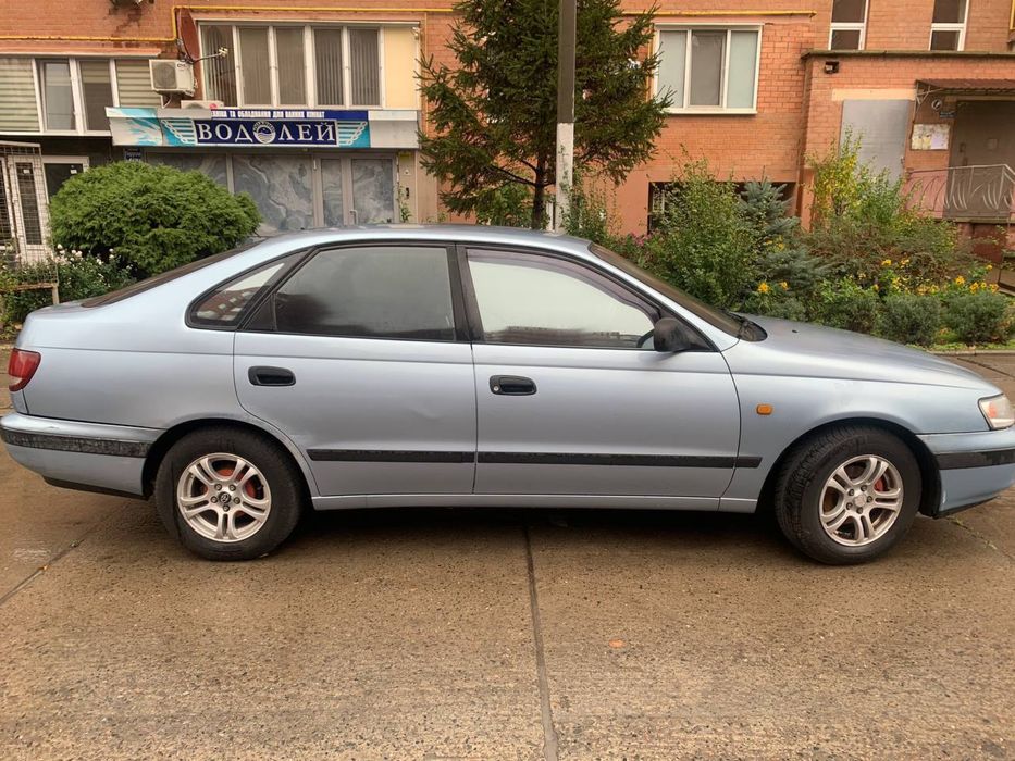 Toyota carina e 2.0 бензин