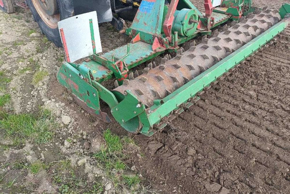 Brona wirowa ,agregat aktywny kuhn 3m