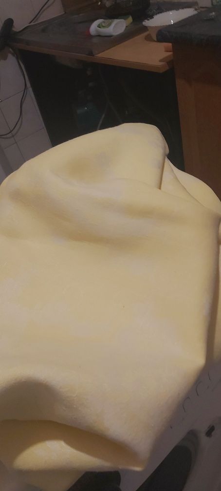 Продам скатерть из льна, покрывало,большую 1 40/2.60 см. лимонный цвет