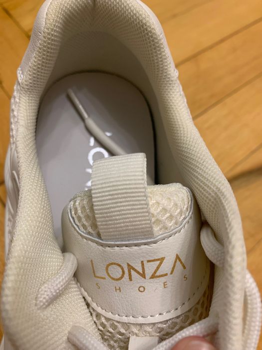 Кросівки жіночі Lonza білі