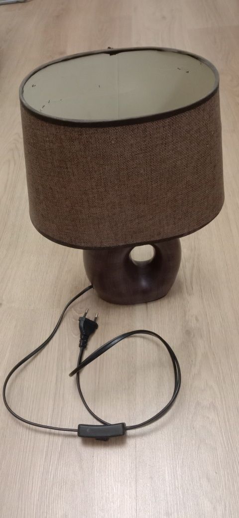 Настільна лампа з виключателем