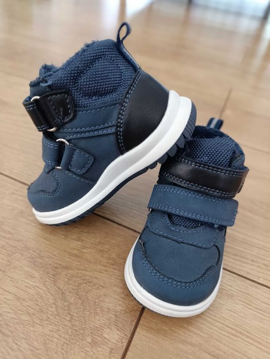 Zimowe buty dziecięce chłopięce rozmiar 20 Sinsay - jak nowe