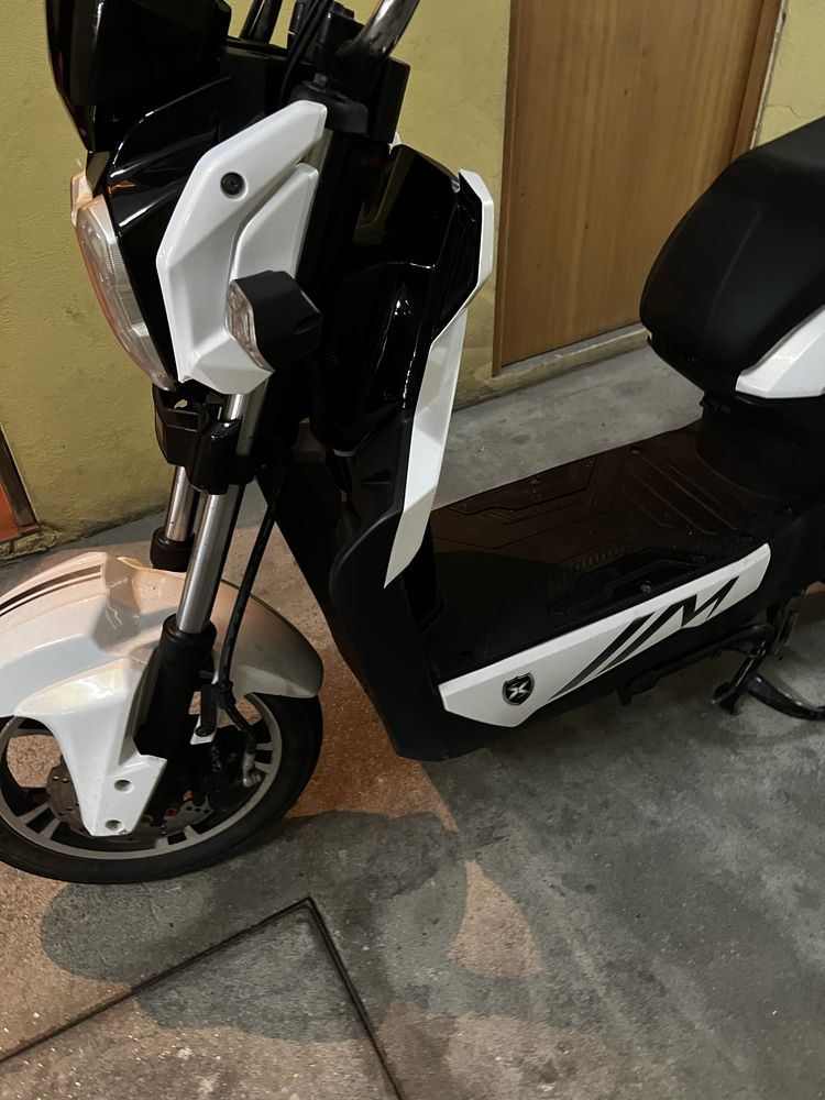 Scooter eletrica seventeen