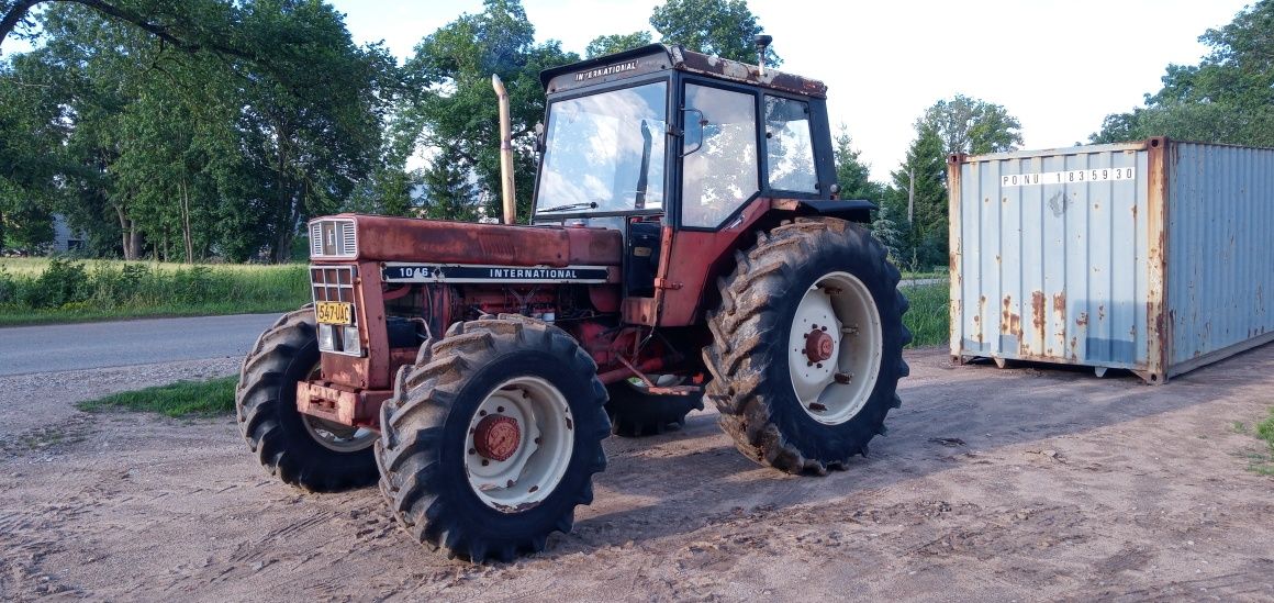 International 1046 Turbo 4WD