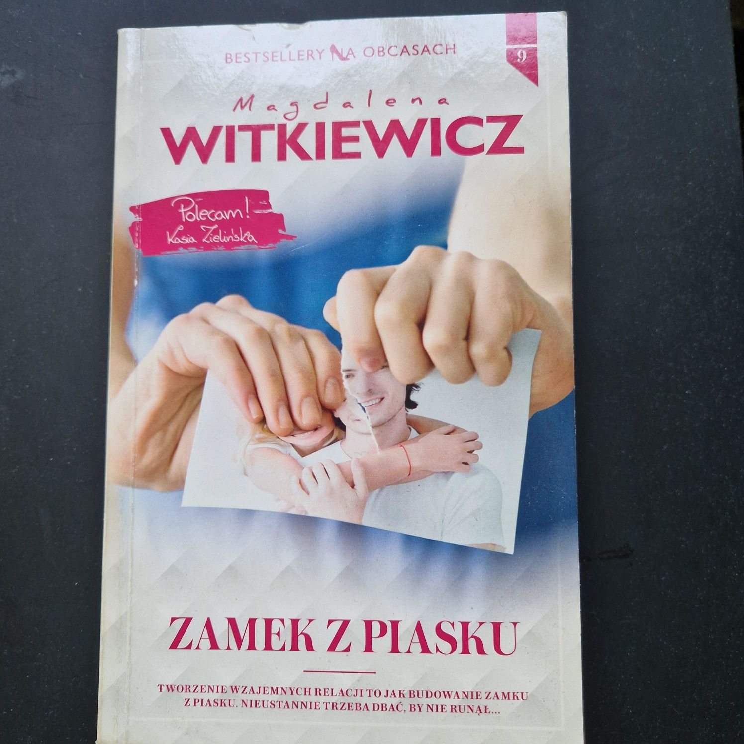 Magdalena Witkiewicz  "Zamek z piasku"