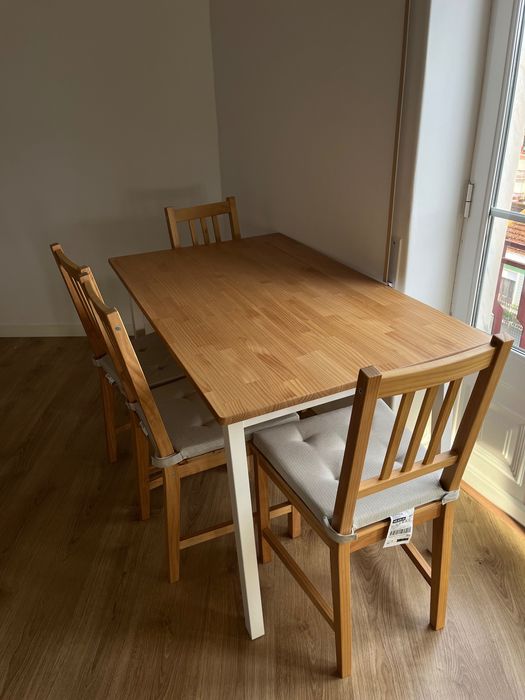 Mesa + 4 Cadeiras IKEA PINNTORP – como novas