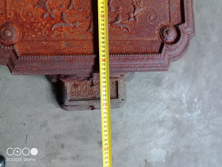 Salamandra em ferro fundido