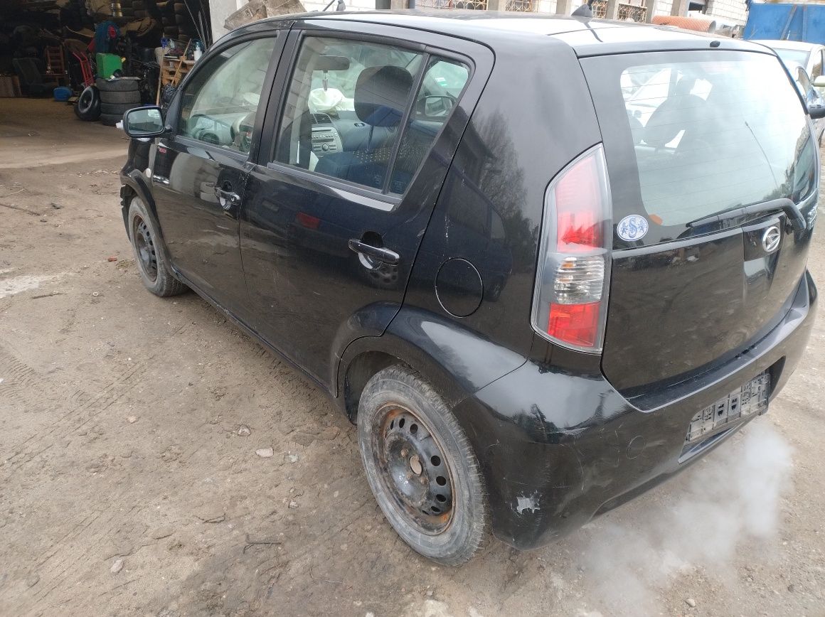 Daihatsu Sirion II Wersja Momo 1.3b 16v 08r Lak.X07 Części Wysyłka