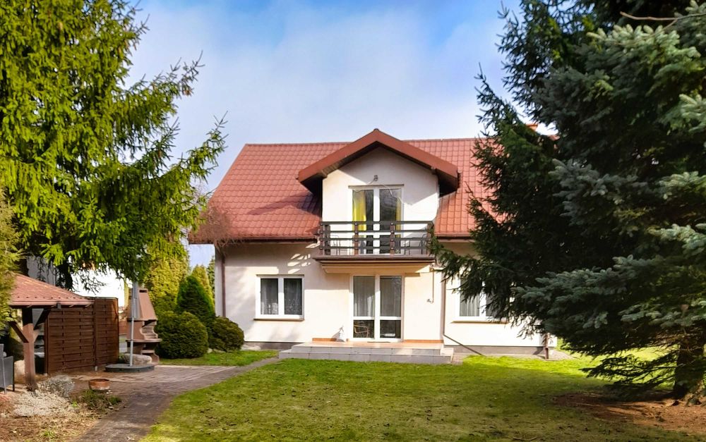 sprzedam dom 170m2, 2 łazienki, 6 pokoi, działka  2000m2,  garaż