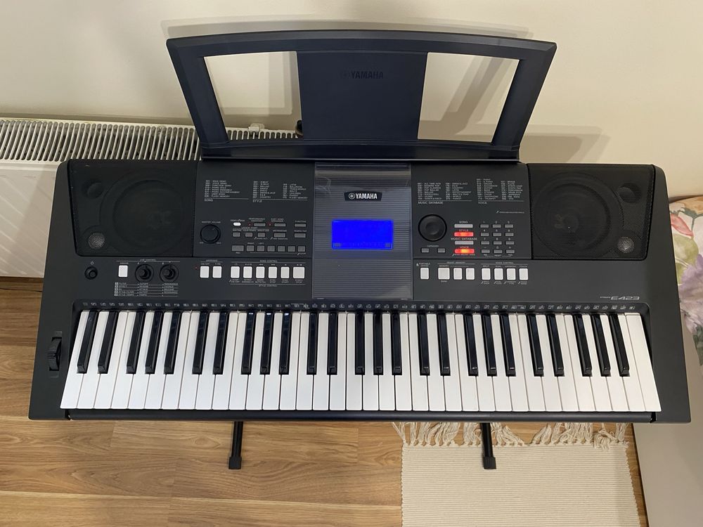 Keyboard Yamaha E423