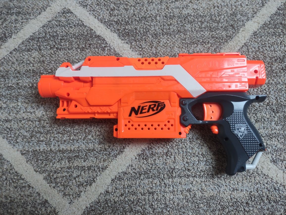 Zestaw pistolet NERF Styfe+ magazynki