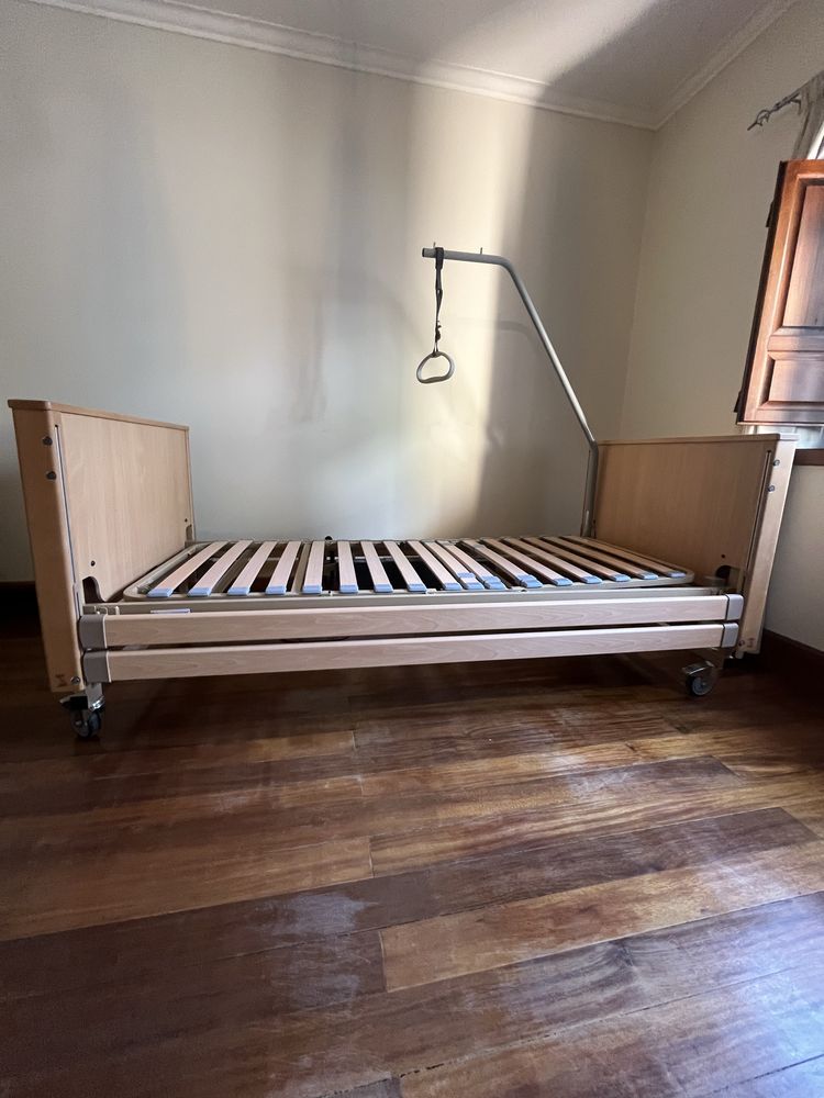 Cama articulada de madeira Tecnimoem