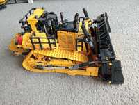 LEGO TECHNIC 42131 cat