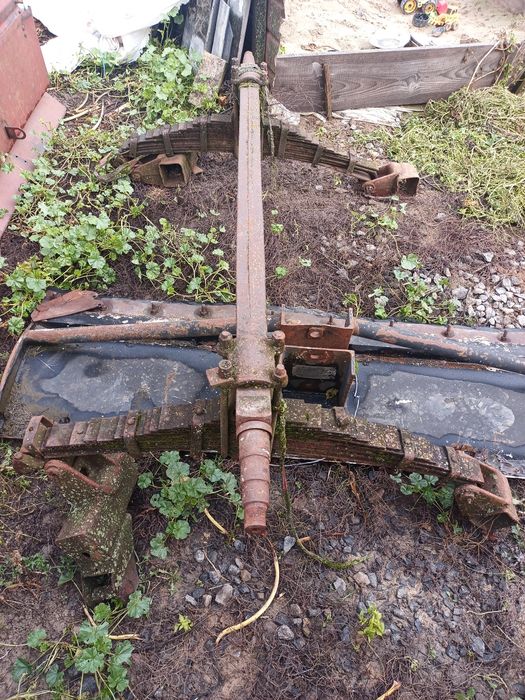 Ось тракторного прицепа 2птс4