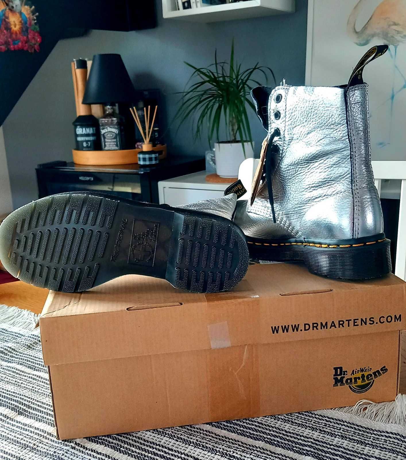 Nowe buty Dr. Martens Pascal Met Silver roz. 36