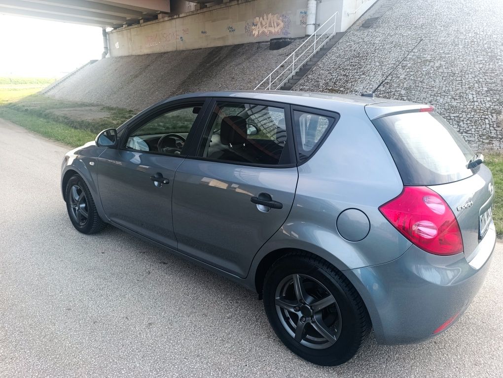 Kia Cee'd 1.4 benzyna klima Zadbana org przebieg Niemcy gwarancja
