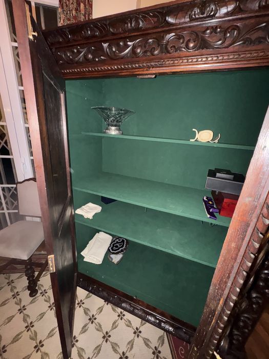 Roupeiro de madeira Renascença