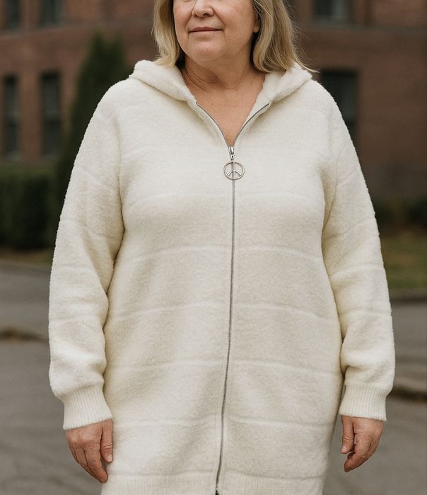 Альпака батали 56 58 60 розмір молочна на замку з капюшоном