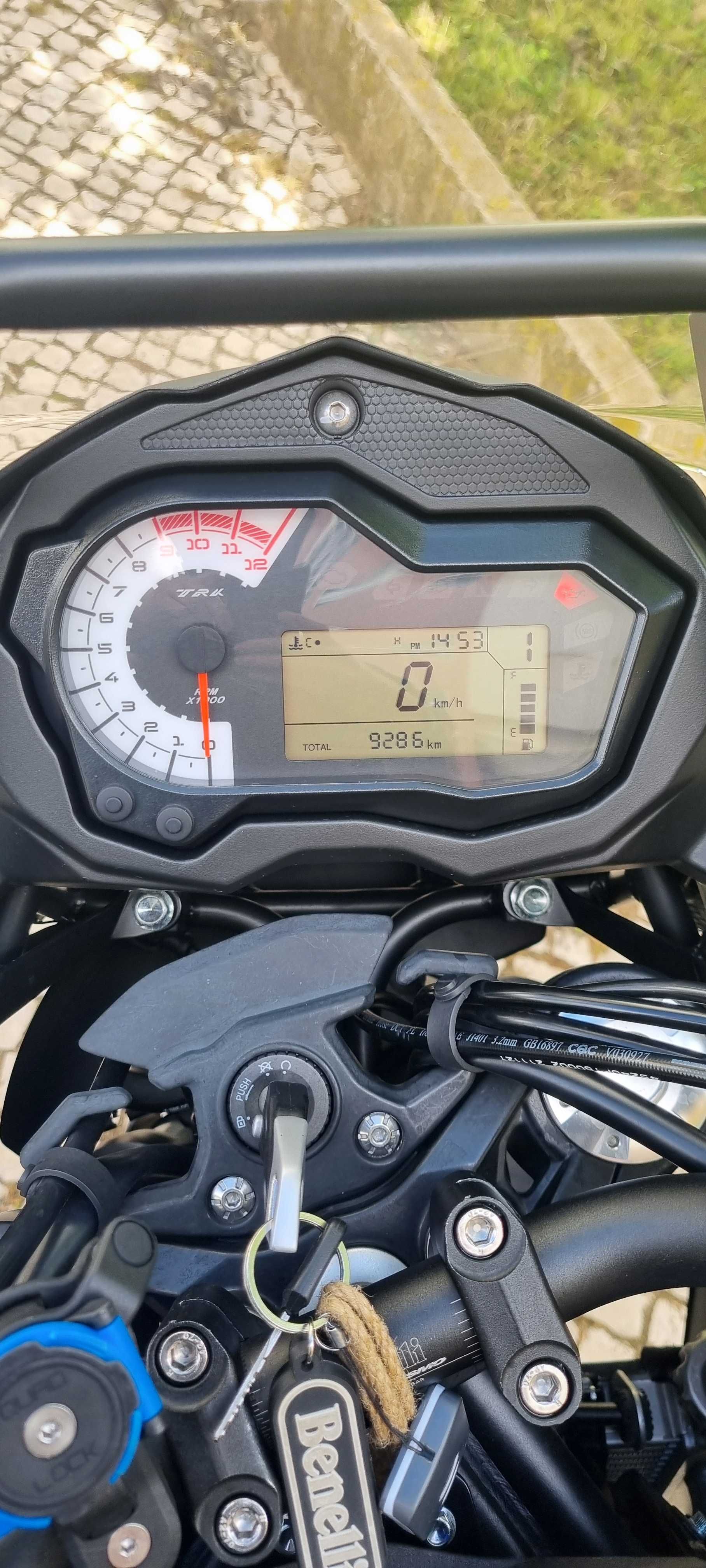 Benelli TRK 502 – ANO 2022 – Menos de 9.600 km