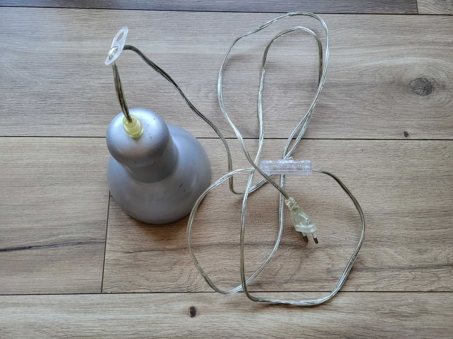 Stara lampka (klosz) metalowa, wisząca, srebrna.