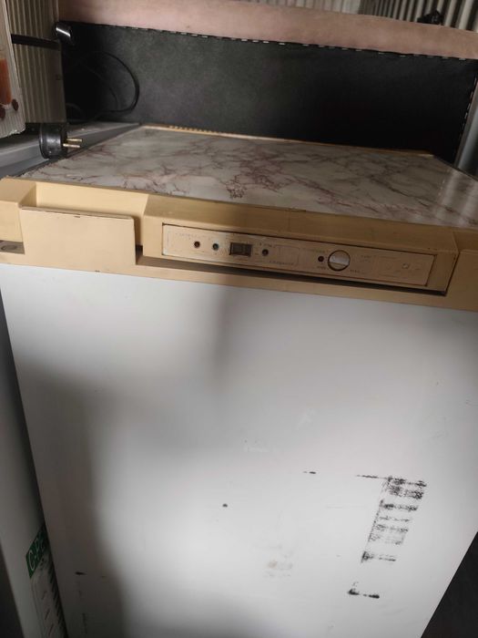 Продам морозилку Nord