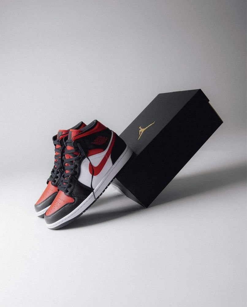 Nike Air Jordan 1 Mid  “Bred Toe” (GS) 554725-079