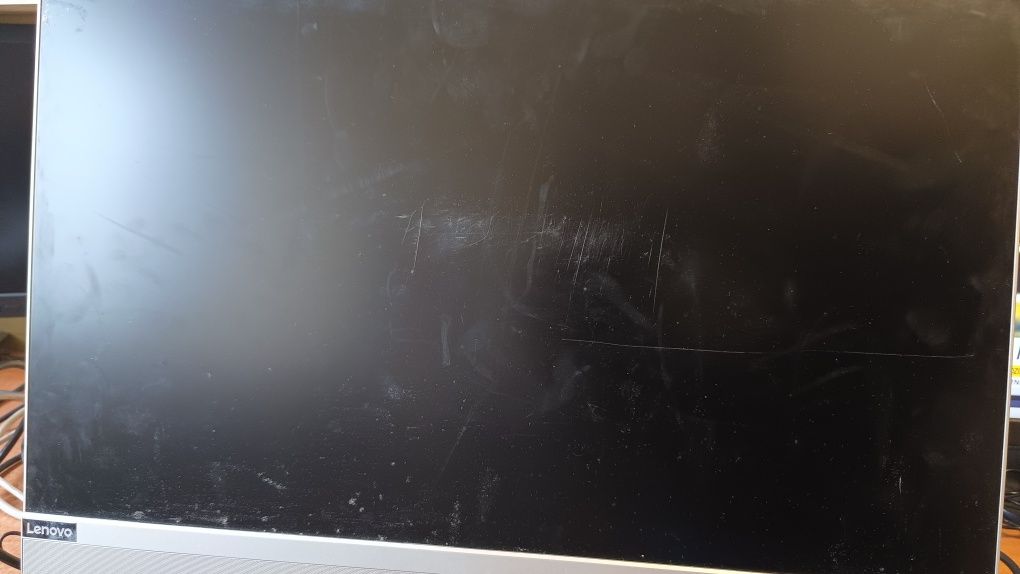 Komputer Lenovo all in one 520-24IKU