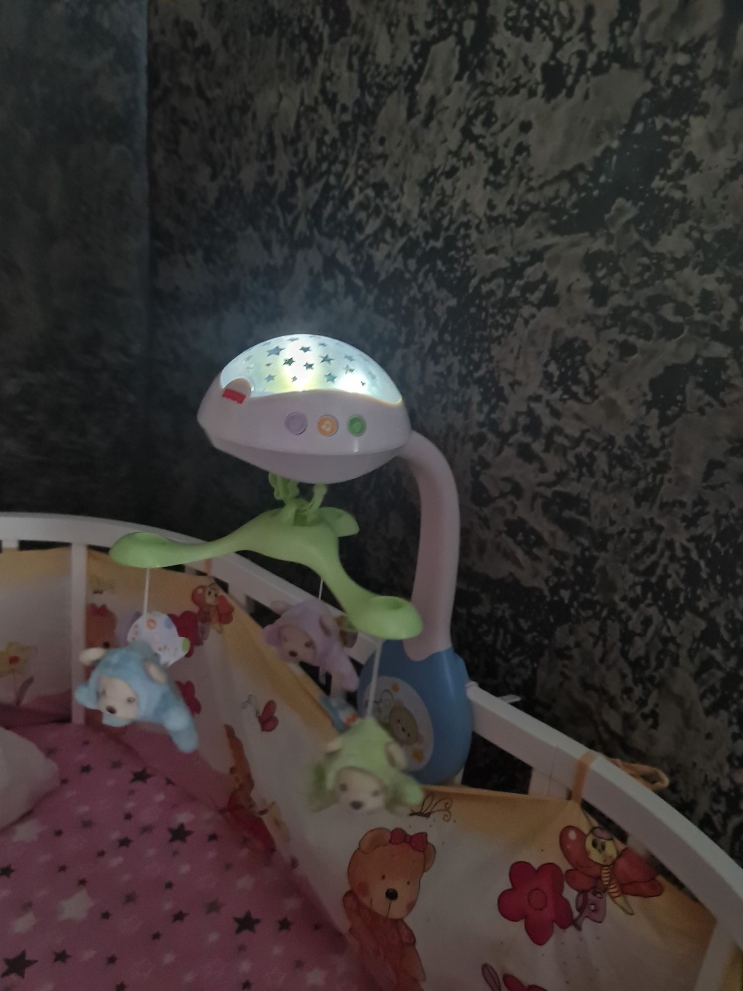 Мобиль для кроватки Fisher Price с проектором та пультом Сон бабочки (