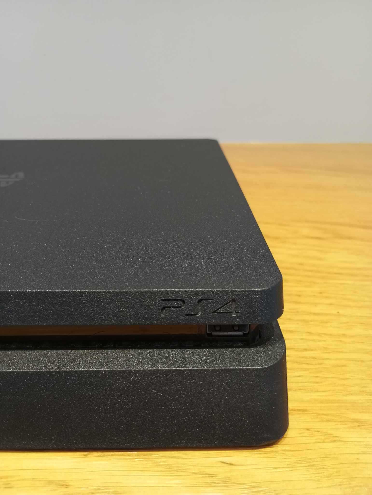 PlayStation 4 z 4'roma grami