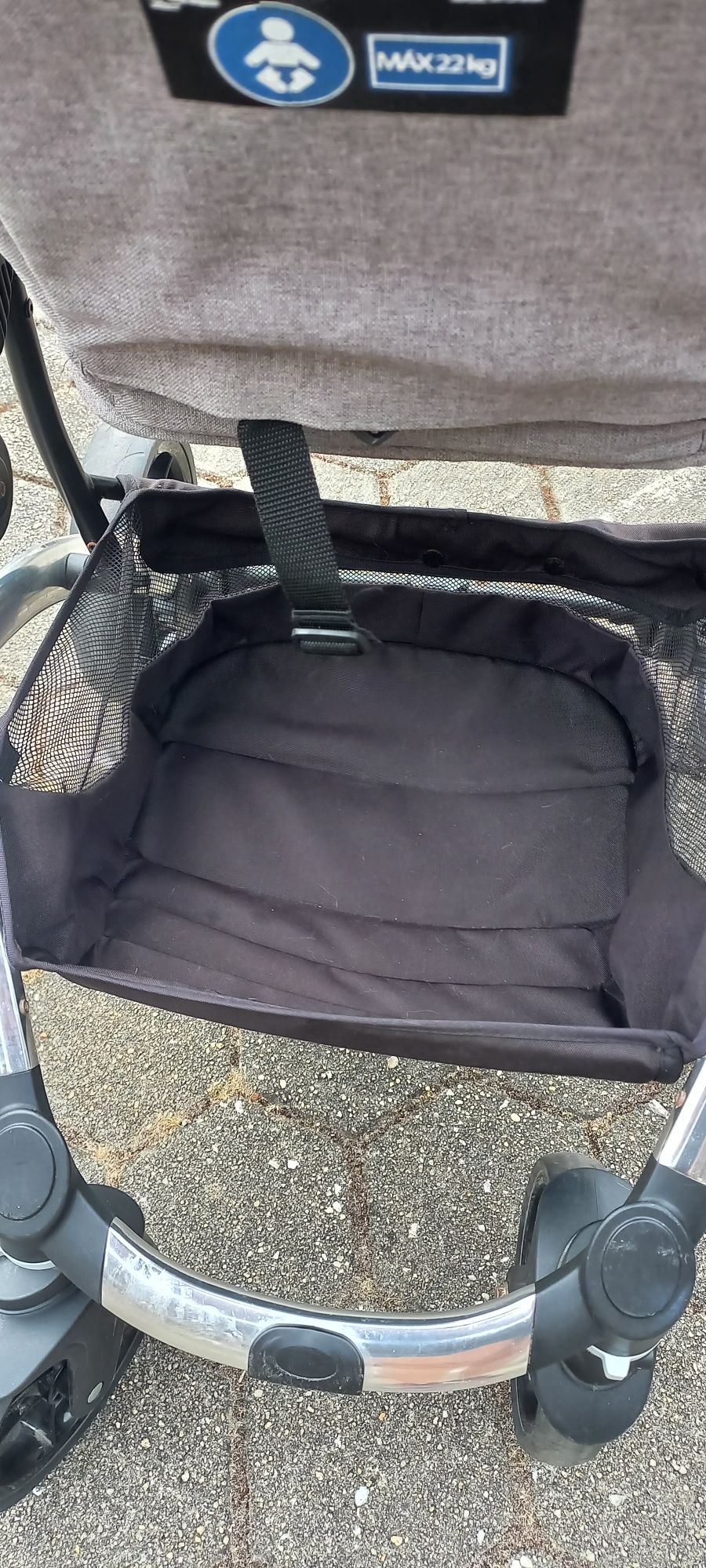 Carrinho de bebé em otimo estado