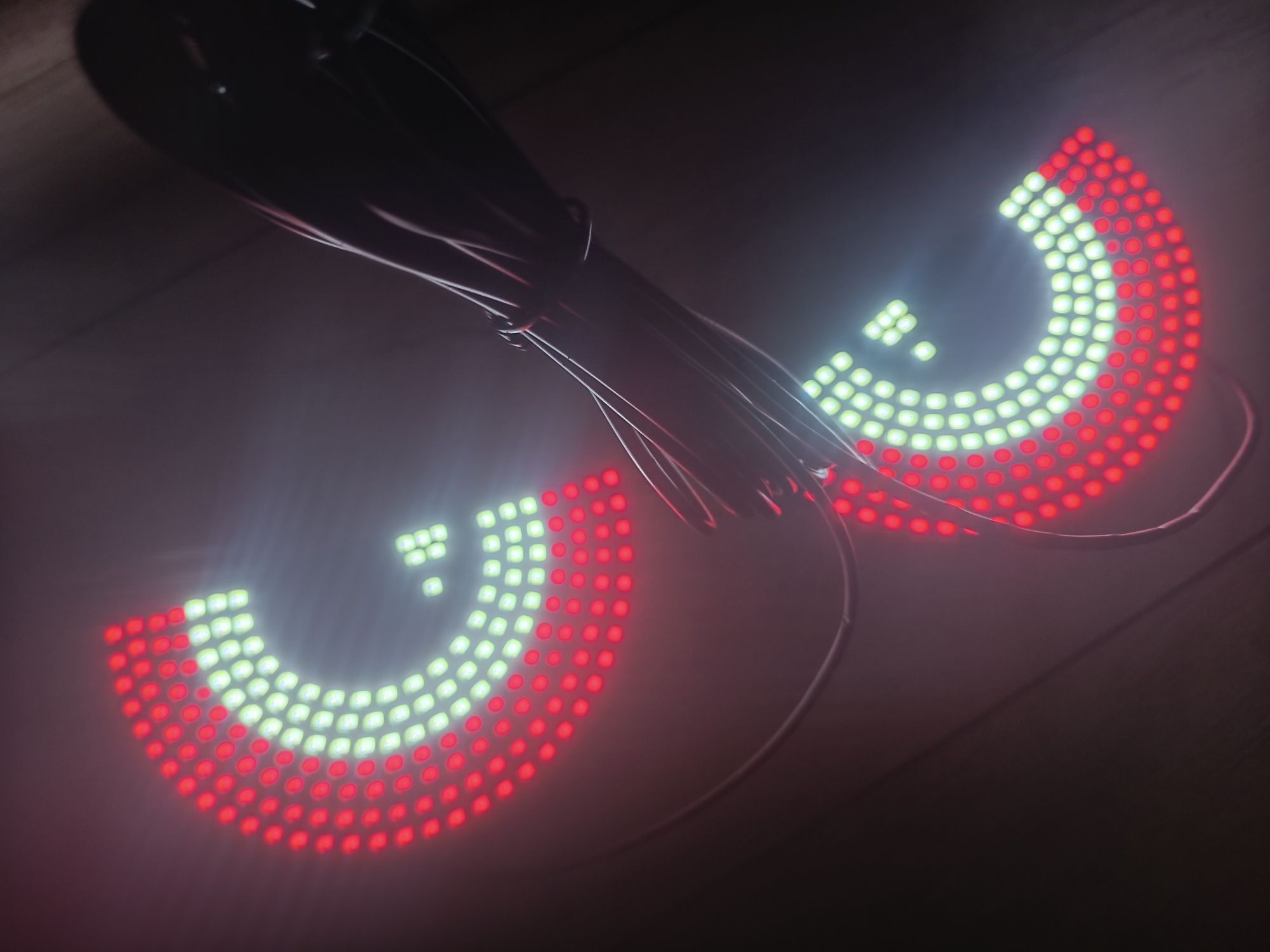 Глаза Дьявола LED панель на стекло