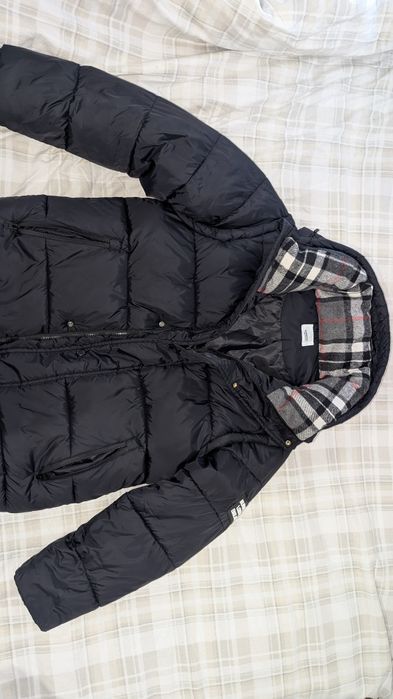Продам пуховик burberry