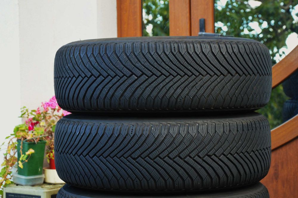 Зимові шини комплект 2024рік Michelin Alpin 7 215/65/17