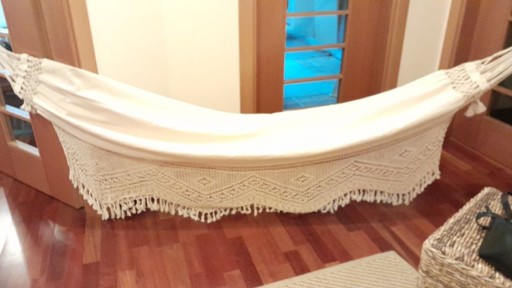 Cama de rede de tecido e renda