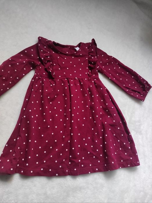 Сукня на дівчинку.