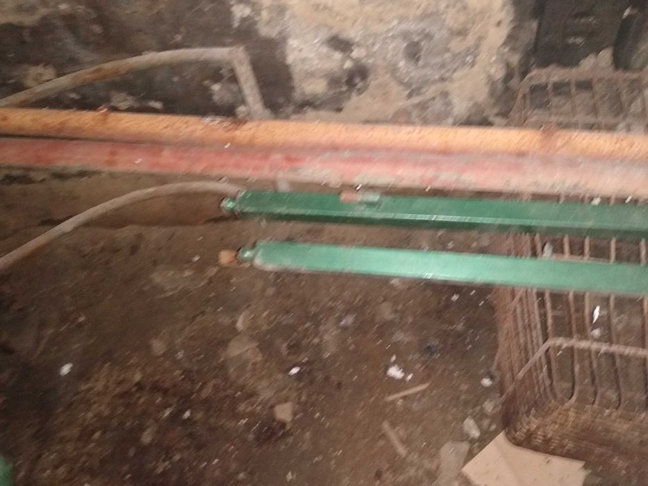 Słupki ogrodzeniowe metalowe