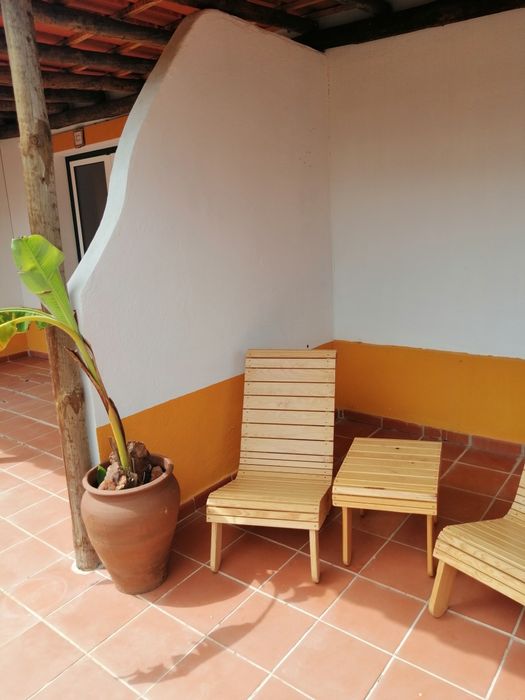 Conjunto de jardim 2 cadeiras e 1 mesa de apoio