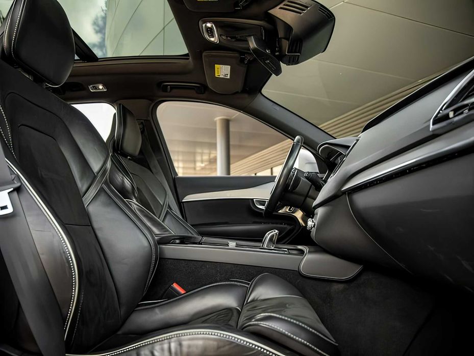 Volvo XC90      2017