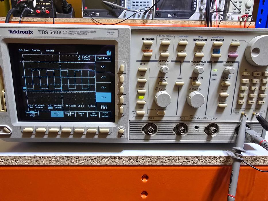 Oscyloskop cyfrowy Tektronix TDS540B 500MHz; 2GS/s czterokanałowy