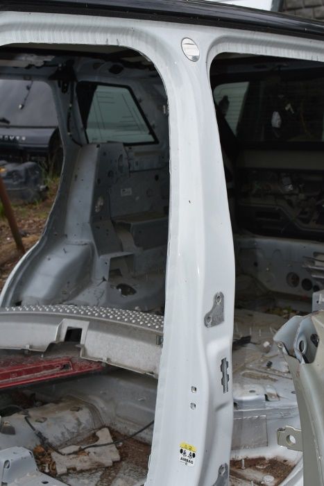 Słupek lewy środkowy próg Range Rover Sport L494 od 2013roku